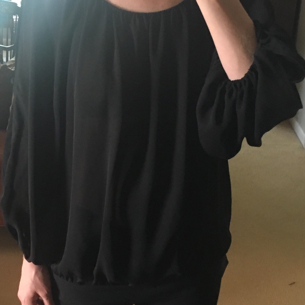 Vince Camuto Black Long Open-Sleeve Blouse